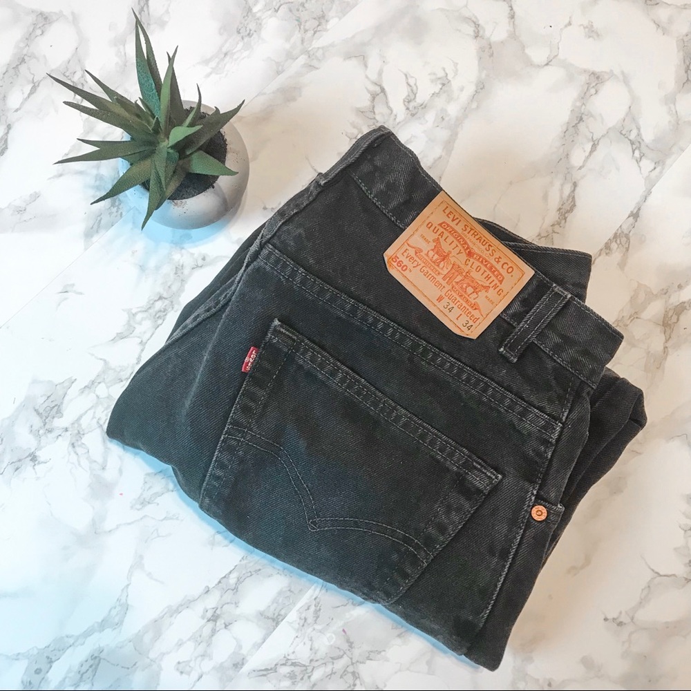 ✨VINTAGE LEVI’S✨